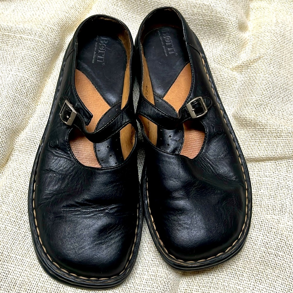 BORN SLIP-ON MARY JANES BLACK WOMEN’S US SIZE 9. 🖤